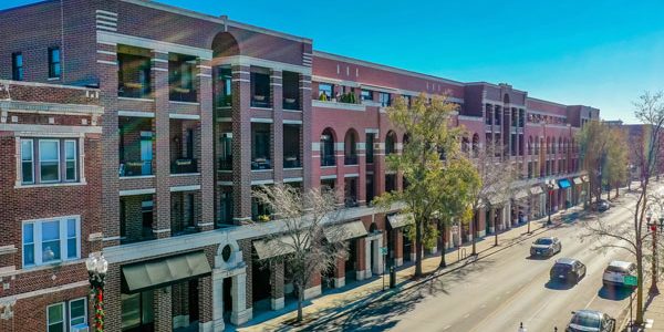 4747-N-Clark-ST-1N-Chicago